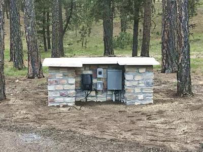 Clik to view full size Veneer Stone, Synthetic Rock, Manufactured Stone, cultured stone, Monument, Colorado Springs